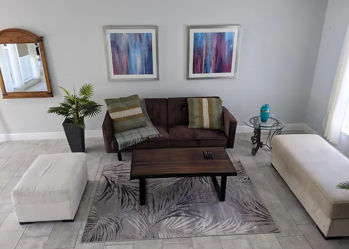 Supervilla - 3Br/2Ba - Pool - Walk To Beach