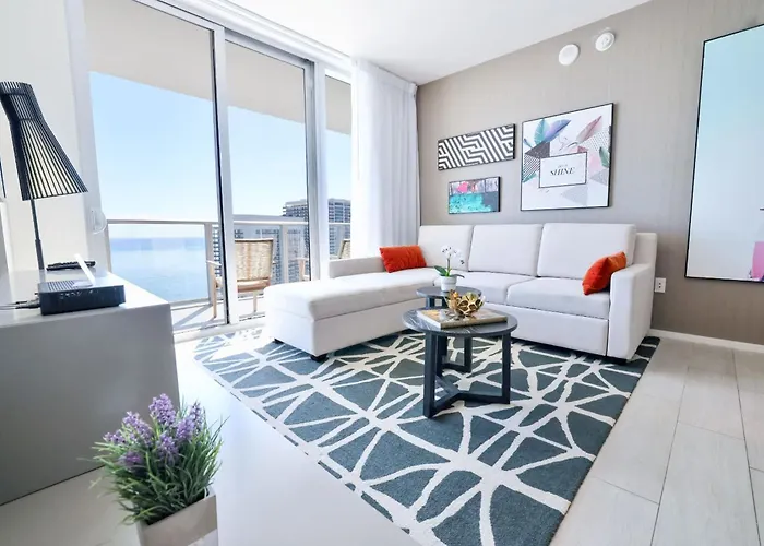 2-Bedroom Diamond In The Sky With Free Parking